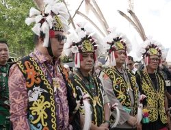 Hadiri Festival Budaya Dayak Kenyah ke-53, Danrem 091/ASN Tegaskan Dukungan Pelestarian Tradisi