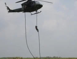 TNI Percepat Penanganan Karhutla Way Kambas, Tim Alfa Diterjunkan dari Udara