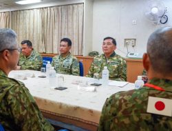 Menhan Sjafrie Sjamsoeddin Tinjau Kapal Japan Maritime Self-Defense Force Beserta Tiga Helikopter CH-47 Chinook di Mempawah