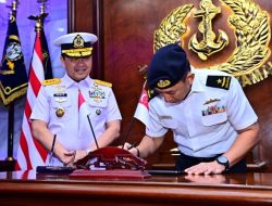 Perkuat Kerja Sama Maritim, TNI AL Terima Courtesy Call Chief Of Staff-Naval Staff Republic of Singapore Navy