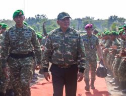 Tinjau Yonif TP 937/Satria Kalijaga, Menhan Tekankan Profesionalisme dan Pengabdian kepada Rakyat