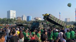 HUT Kostrad ke-65, Masyarakat Antusias Saksikan Pameran Alutsista TNI AD di Kawasan Monas