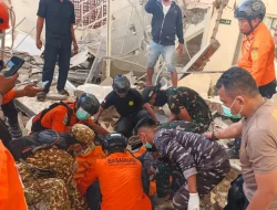 Bantu Masyarakat Terdampak Gempa NTT, TNI Kerahan Personel, Hercules dan KRI