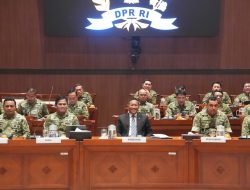 Wamenhan Hadiri Raker dengan Komisi I DPR, Persetujuan Lelang Eks KRI Ki Hajar Dewantara-364