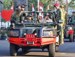 Menhan Sjafrie Tinjau Kesiapan Prajurit TNI dalam Complex Warfare Course di Batujajar