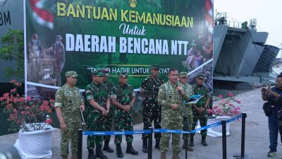 Bantu Masyarakat Terdampak Gempa Bumi NTT, TNI AD Kirim Kapal Rumah Sakit