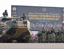 Menhan Serahkan 12 Unit AAV M-35, Perkuat Kemampuan Operasi Amfibi Korps Marinir TNI AL