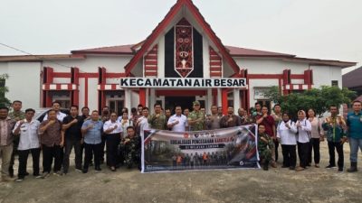 Tim Sosialisasi Karhutla Mabes TNI Turun ke Desa Serimbu, Ajak Warga Jaga Alam dan Kesehatan