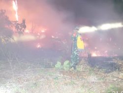 Sinergi TNI-Polri dan Warga, Kebakaran Kebun Sawit di Mamek Bansal Berhasil Dipadamkan